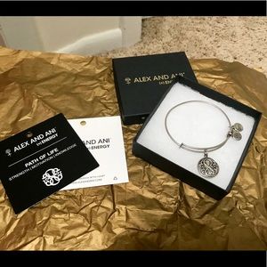 Alex and ani path of life bracelet💙